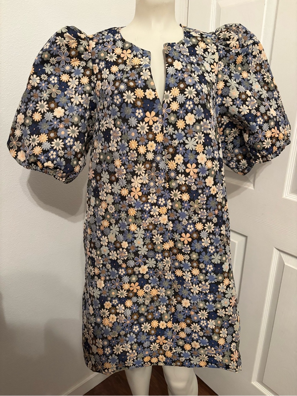 THML Floral Puff-Sleeve Shift Dress NWT M